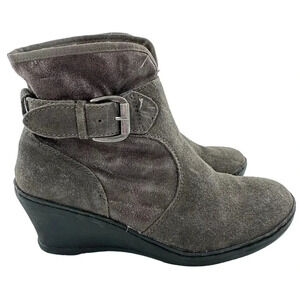 Baretraps womens ankle Omara booties size 8.5 gray suede faux fur wedge boots